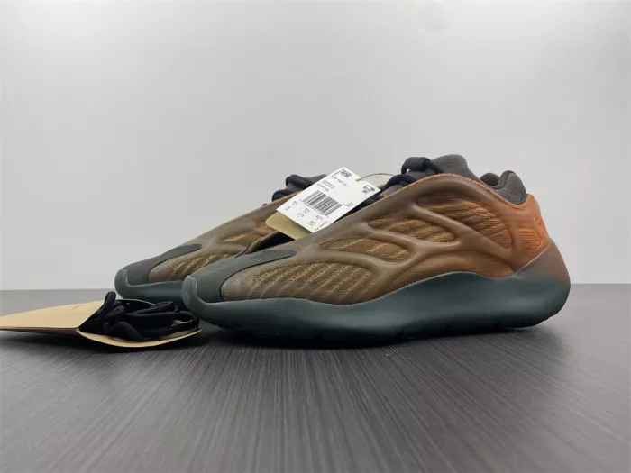 Kickmax Adidas Yeezy Boost 700 V3 Copfade GY4109 0112