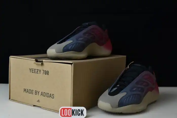 Rep Kickmax Adidas Yeezy 700 V3 Fade Carbon GW1814 0127