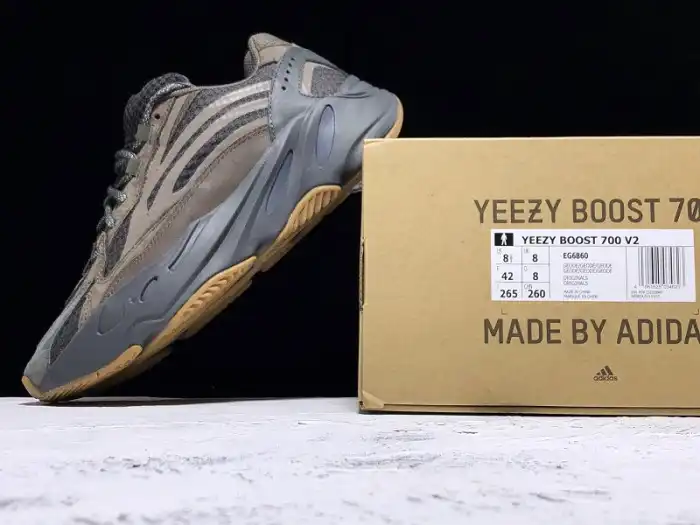 Cheap Kickmax Adidas Yeezy Boost 700 v2 Geode EG6860 0127